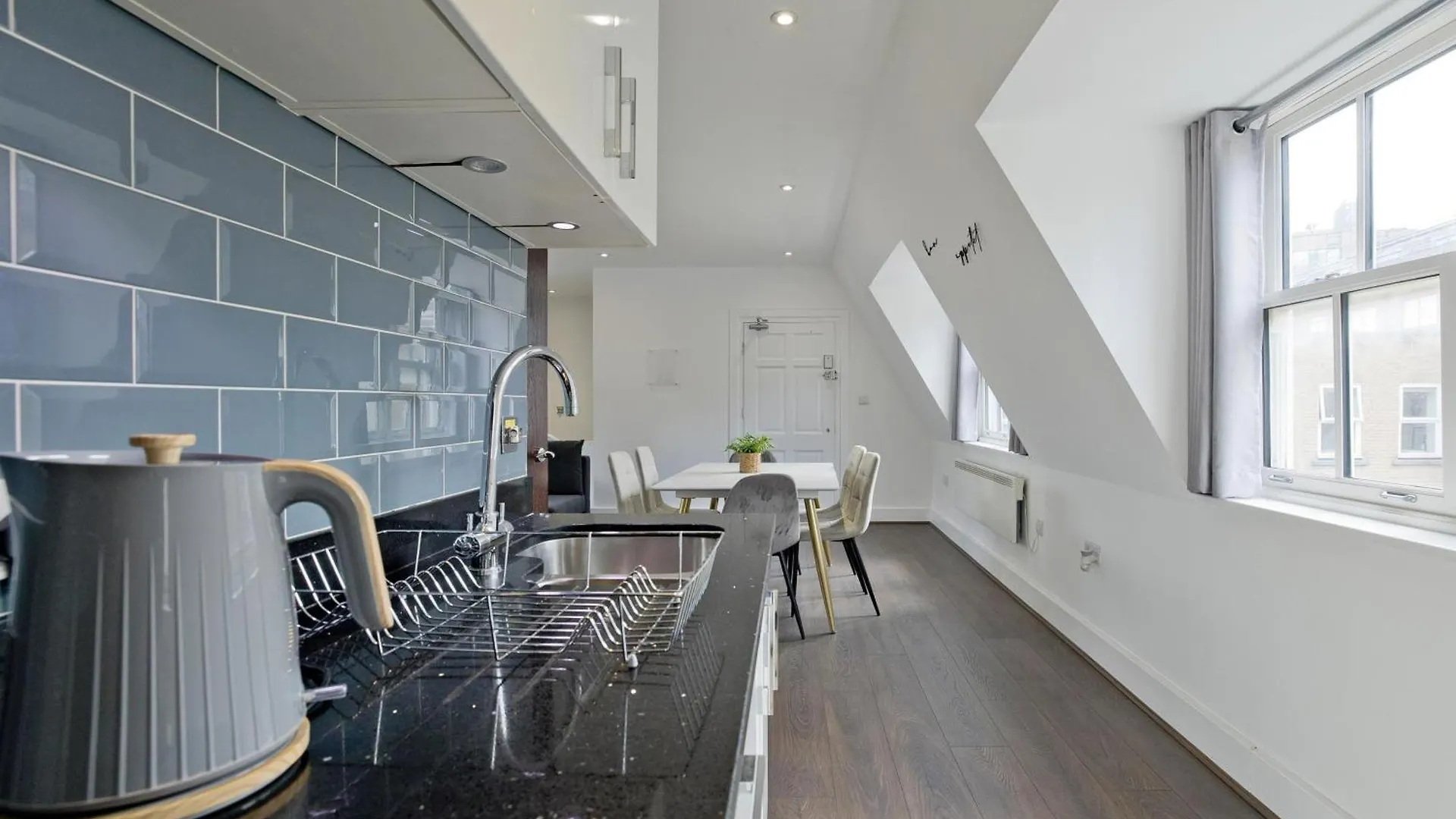 Imperial Liverpool Street Apartments 런던 영국