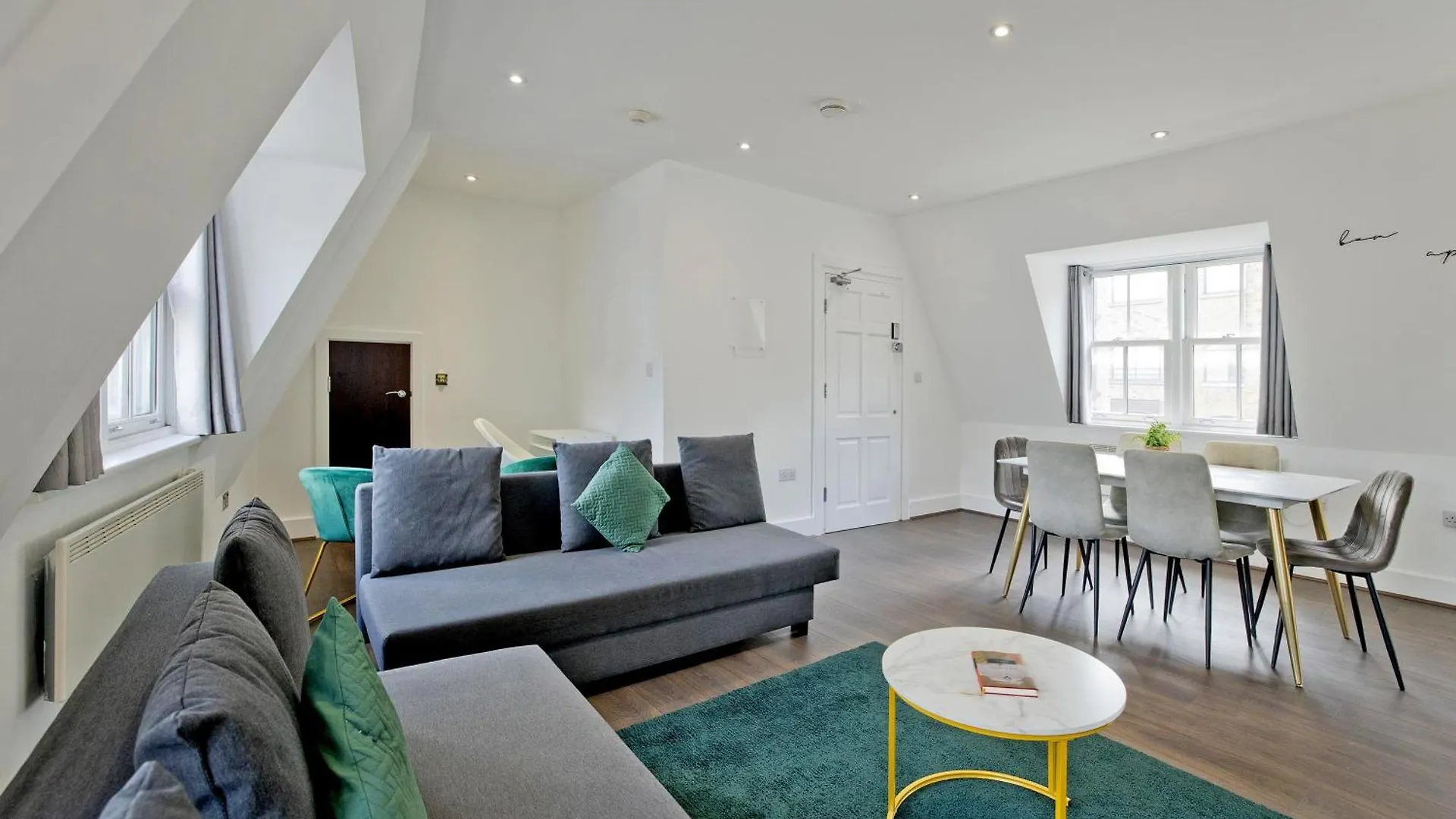 Imperial Liverpool Street Apartments 런던 영국