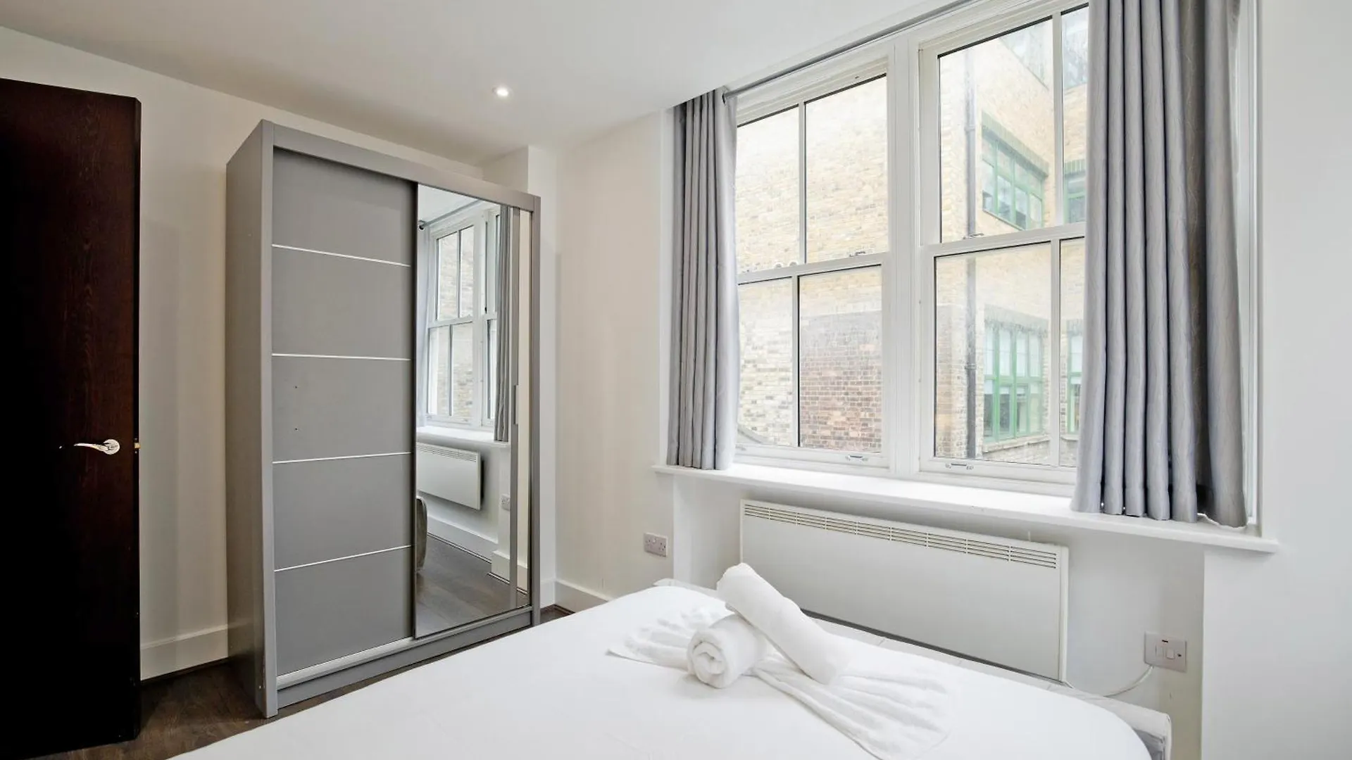 Imperial Liverpool Street Apartments 런던 0*,  영국