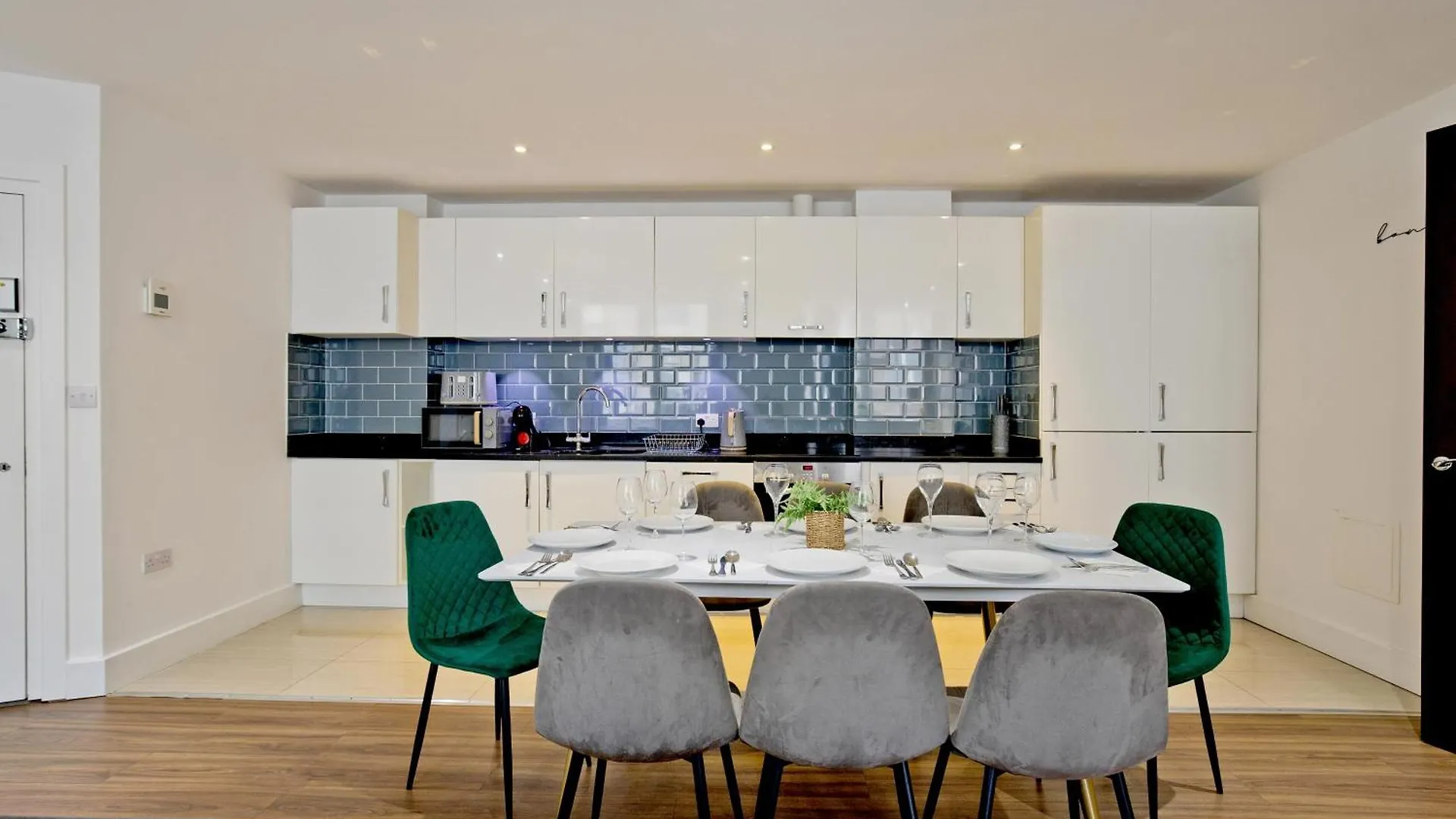 Imperial Liverpool Street Apartments 런던
